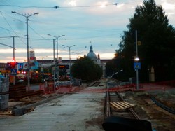 Как во Львове ремонтируют трамвайные пути у вокзала (ФОТО)