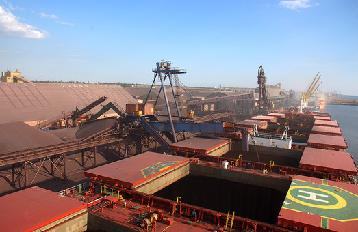 Порт Южный под Одессой готовится принимать уголь из Южной Африки