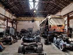 Одесские трамваи теперь строят не в грязном цеху, а лофт-галерее (ФОТО)