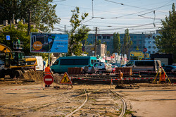 У Пересыпского моста в Одессе возобновилась реконструкция трамвайных путей (ФОТО)