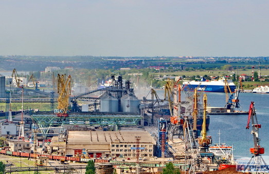 В порту Черноморска перевалка транзитных грузов увеличилась в три раза