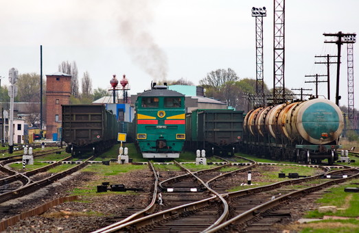В направлении дунайских портов Одесской области не хватает локомотивов и простаивают вагоны