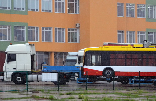 Первый из будущих одесских троллейбусов по кредиту ЕБРР уже привезли в Украину
