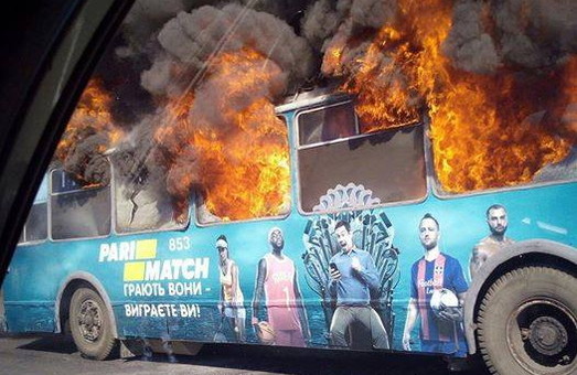 В Одессе сгорел старый троллейбус