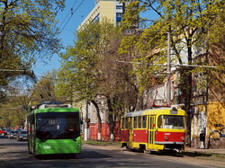 Фото дня: одесские трамваи и троллейбусы на улице Канатной