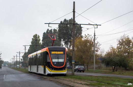 Новый трехсекционный трамвай от одесско-днепровской компании проходит испытания (ВИДЕО)