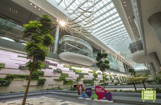 В аэропорту Сингапура открыли автоматизированный пассажирский терминал