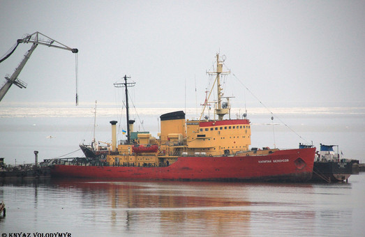 Единственный украинский ледокол "Капитан Белоусов" отремонтируют до конца ноября