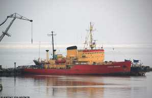 Единственный украинский ледокол "Капитан Белоусов" отремонтируют до конца ноября