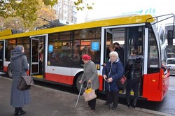 В Одессе продолжают ремонтировать троллейбусы "Мегаполис" (ФОТО)