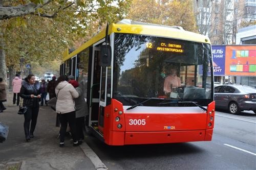 В Одессе продолжают ремонтировать троллейбусы "Мегаполис" (ФОТО)