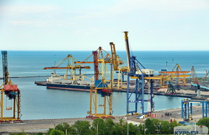 Реконструкция причала в порту Черноморск обойдется в 74 миллиона гривен