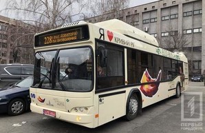 В Кривой Рог начались поставки первых газовых автобусов МАЗ