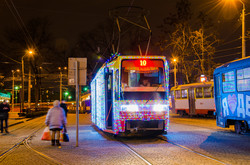 Новогодние трамваи появились на улицах Одессы (ФОТО)