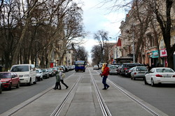 В центре Одессы частично открыли движение автомобилей по Преображенской (ФОТО)