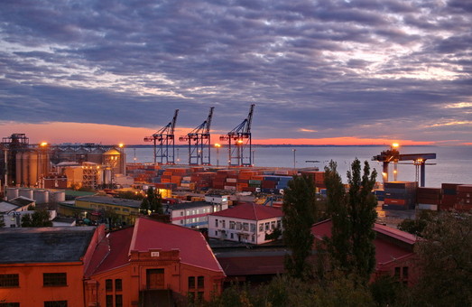Одесский порт хотят объединить с филиалом АМПУ