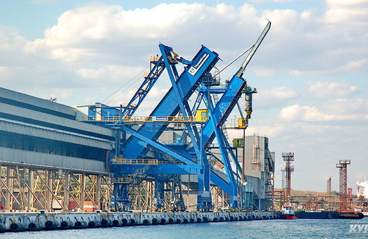 В порту Южный закончили перевалку импортного угля по контрактам прошлого года