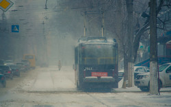 Как одесский транспорт борется со снежной стихией (ФОТО)