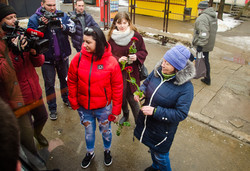 Одесский музыкальный троллейбус поздравляет прекрасных дам с праздником (ФОТО)