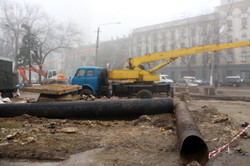 Ремонт теплотрассы спровоцировал пробки в Одессе около Куликова поля (ФОТО)