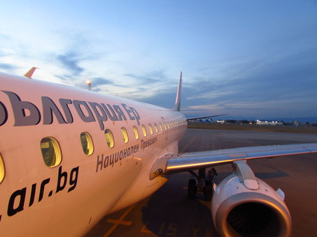 Болгарская авиакомпания продолжает рейсы в Одессу из Софии