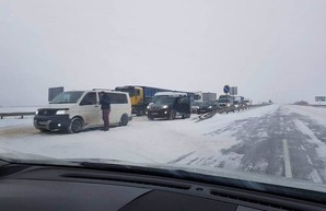 На севере Одесской области затруднено движение по трассе на Киев (ФОТО)