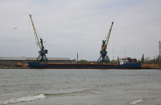 Морской порт в Белгород-Днестровском прекратил работу из-за погоды