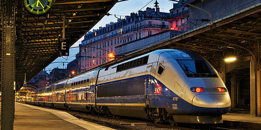 Во Франции опять бастуют железнодорожники и сотрудники гражданской авиации