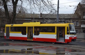 После зимы в Одессе собрали очередной новый трамвай (ФОТО)