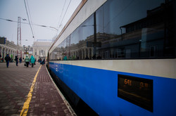 Первый рейс из Кишинева в Одессу совершил модернизированный дизель-поезд (ФОТО)