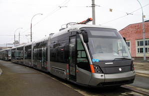 В Киеве начали испытания новых трамваев на линии скоростного трамвая (ФОТО)