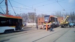В Днепре испытывают новый трехсекционный трамвай (ФОТО, ВИДЕО)