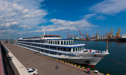 В Одессе речной лайнер "Принцесса Днепра" открыл круизную навигацию (ФОТО)