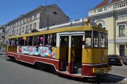 "Трамвай счастья" порадовал маленьких одесситов (ФОТО)