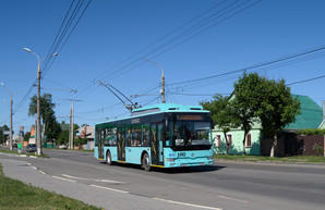 В Сумы завершили поставки новых троллейбусов «Барвинок»
