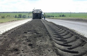 Одесская компания начала ремонтировать дорогу из Николаева в Кропивницкий