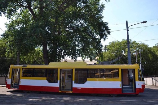 В одесских вагоноремонтных мастерских построили очередной новый трамвай (ФОТО)