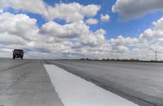 В Запорожье завершили ремонт взлетной полосы аэропорта