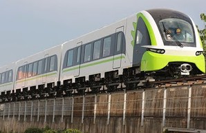 В Китае построили первый среднескоростной пригородный поезд на магнитном подвесе