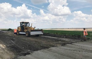В Раздельнянском районе Одесской области ремонтируют местные дороги (ФОТО)