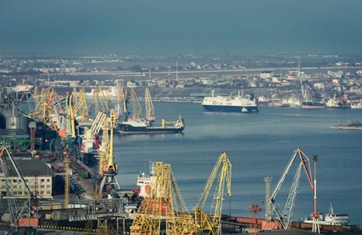 Порт Черноморск увеличил перевалку грузов почти на 30%