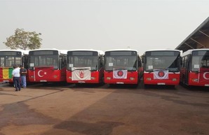Столица Гвинеи получила автобусы из Стамбула