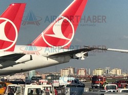 В аэропорту Стамбула столкнулись самолёты
