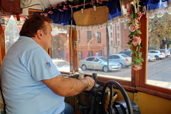 В день города трамвай счастья радует одесситов (ФОТО, ВИДЕО)