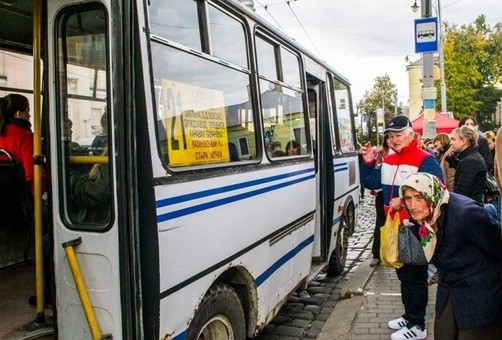 В Черновцах повысилась стоимость проезда в маршрутках
