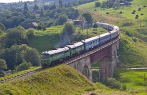 Этим летом «Укрзализныця» перевезла поездами дальнего следования более 13 миллионов пассажиров