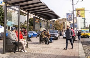 В Киеве частная фирма будет обслуживать остановки общественного транспорта