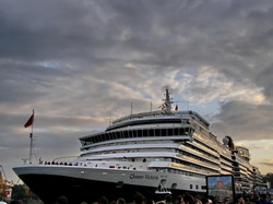 Фото дня: как Одессу 10 лет назад посетил роскошный королевский лайнер