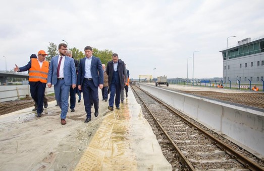Главный железнодорожник страны проинспектировал строительство линии к аэропорту «Борисполь»