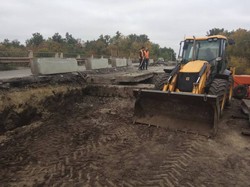 В Киевской области ведут работы по ремонту путепровода над железной дорогой
